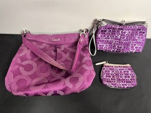 Handbag & Wristlets - Coach Mixed Lot (Lot of 3)