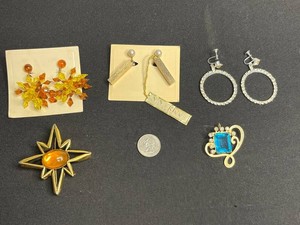Costume Jewelry Mixed Lot - Nina Ricci, Brooches & Earrings