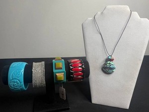 VTG COOL Statement Bracelets Inc Stein Blye & Western w Abalone Style Round Beaded Cluster Pendant Necklace
