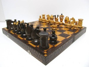 Nice Vintage Carved Wood Complete Chess Set wBoard