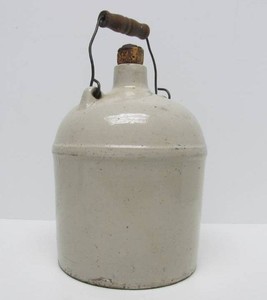 Nice condition Vintage 1 Gallon Stoneware Jug wWire Handle