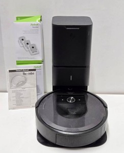 Working ROOMBA Vacuum wAccessories &amp Dock