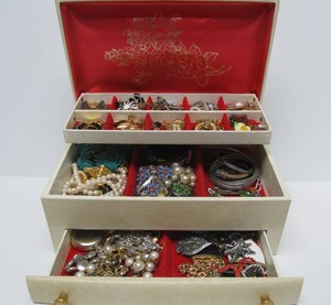 Vintage Jewelry Box Full of Signed Modern &amp Vintage Jewelry #2