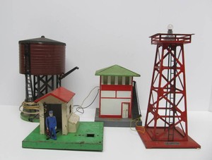 4 Larger Vintage Metal Train Layout Towers - American Flyer &amp Lionel