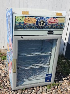 Commercial Counter Top 6Cu Ft Display Freezer