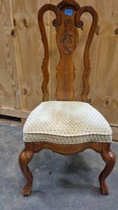 vintahe queen Anne chair