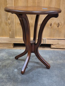 accent table