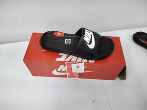 Nike Victori One Slides Womens Size 5 - BlackWhite, New With Tags in Box