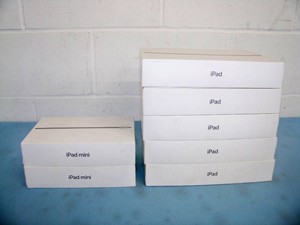 NO RETURNS READ DESCRIPTION FULLY (5) 10.2 7th Gen 32GB Wi-Fi Apple iPads  Retina Display Touchscreen Computer Tablets and (2) 5th Generation 64GB Wi-Fi iPad Mini Touchscreen Computer Tablets with corporate REMOTE MANAGEMENT bulit-in