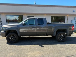 2008 Chevrolet Silverado 1500 | 4X4 | V8 | 175K Miles | (NO RESERVE)