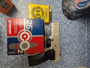 Crosman 1088 CO2 BB Air Pistol, Daisy Bbs & Powerlets