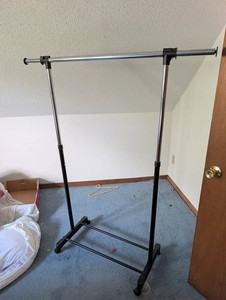 Rolling Freestanding Garment Rack