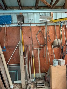 Mixed Lot Garden & Landscaping Hand Tools
