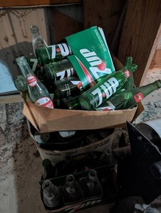 Vintage 7UP & Dr Pepper Glass Soda Bottle Mixed Lot