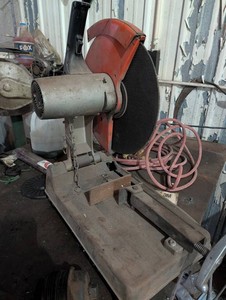 Abrasive Cut-Off Saw With Adjustable Vise