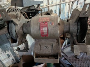 Wissota Ball-Bearing Dual-Wheel Bench Grinder With Pedestal