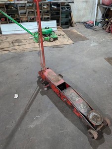 Manual Rolling Floor Jack