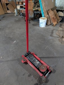 Big Red Pro Series 3-Ton Hydraulic Floor Jack