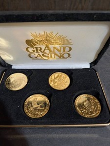 Vintage Grand Casino Wildlife Collector Coins in Case (Lot of 4)