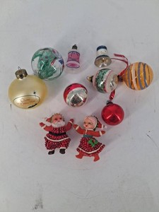 Vintage Christmas Ornaments & Santa Figures - 10-Piece Mixed Lot