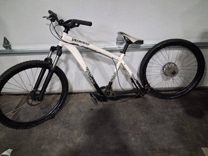 Specialized Mountain Bike With Front Suspension & Disc Brakes
