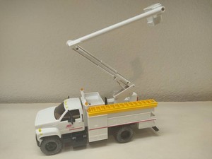 IES Utilities Bucket Truck