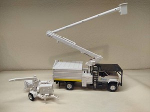 Alliant Energy Tree Truck wChipper Trailer