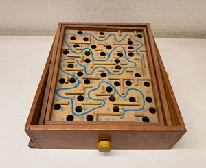 Vintage Drueke Space Maze Game