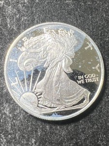 HALF TROY OZ .999 FINE SILVER AMERICAN EAGLE ROUND