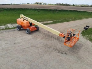2015 JLG Model 800S 4 x 4 Telescopic Boom Lift