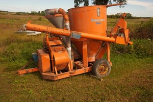 Bear Cat 950 Feed Grinding Mill