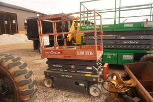2018 Sky Jack  SJ3219 Electric Scissors Lift