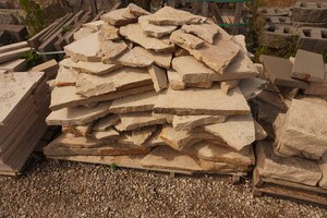 Large Pallet of Flagstone Steppers & Assorted Patio Stone