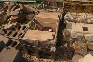 Pallet of Large Square Steppers & Wall Caps