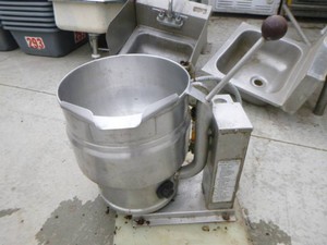 Groen Electric Tabletop Tilting Steam Jacketed Kettle