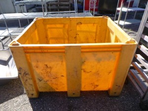 Heavy-Duty Plastic Bulk Pallet Container