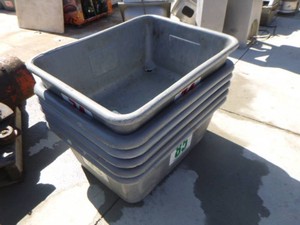 6 Plastic Tubs