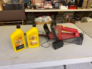 2 Quarts Oil & Electric Hedge Trimmer