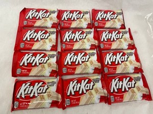 C - KitKat Vanilla Creme Wafer Bars 1.5 Oz (Lot of 12)
