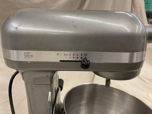 KitchenAid 6 Qt 590W Stand Mixer With Attachments - Motor needs Repair