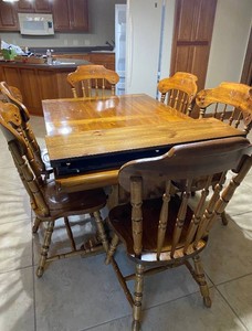 Solid Oak Dining Table 2Leaves 6 Spindle Back Chairs