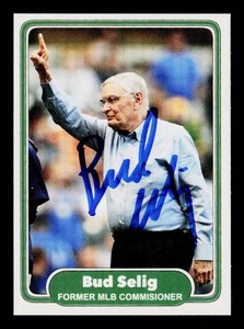 Bud Selig Autograph MLB Commisioner Autograph Baseball Card