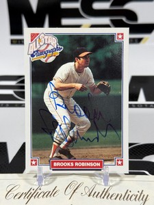 Brooks Robinson Autograph Baseball Card w COA