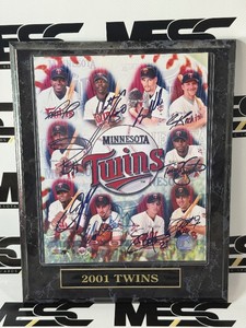 2001 Minnesota Twins Autographed Plaque - David Ortiz, Matt Lawton, Jacque Jones, Brad Radke, Corey Koskie, Torii Hunter, Christian Guzman, Mark Redman, Eric Milton, Doug Mientkiewitz