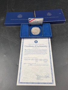 1987 United States Constitution Silver Dollar With Certificate