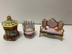 Peint Main Limoges France Porcelain Trinket Box Pink sofa chair  Set