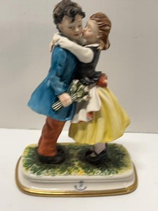 Capodimonte Porcelain Boy & Girl Kissing Figurine on Gilt Base