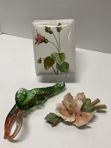 Italian Decorative Art Glass Bird Porcelain Flowers Trinket Box Lot