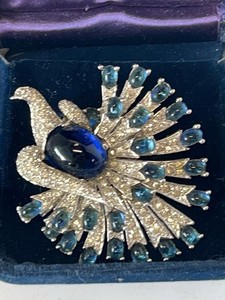 Jomaz Peacock Brooch Blue Cabochon Gold Tone Vintage 2 12 x 2 in