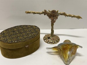 Vintage Jewelry Display Stand Trinket Box Art Glass Flower Decor